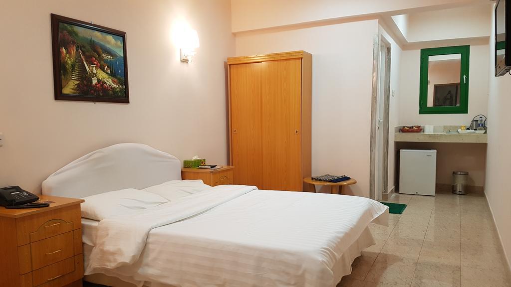 Al Majd Hotel ‘Ibrī Extérieur photo