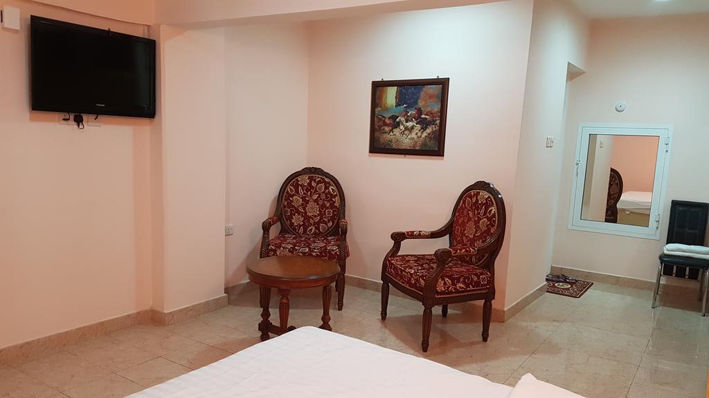 Al Majd Hotel ‘Ibrī Extérieur photo